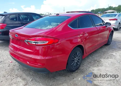 2019 Ford Fusion S z USA, uszkodzony, nr VIN 3FA6P0G72KR111604